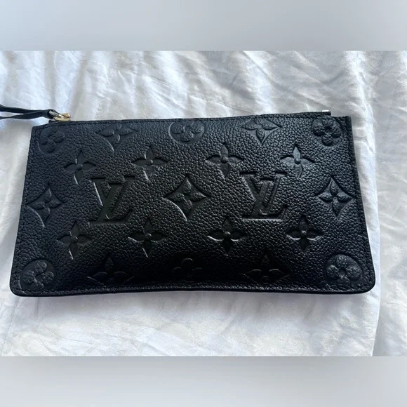 Louis Vuitton pouchette - Picture 2 of 5